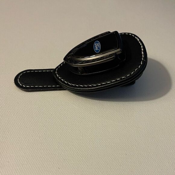 Ford Sunglass Holder for Car with Logo Black PU Leather NWT - Picture 4 of 9